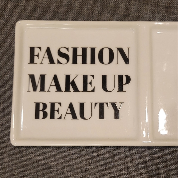 AMANDA GREENWOOD Tray | Vanity Keys Makeup Dish | Chanel Jimmy choo Louboutin - Picture 3 of 7